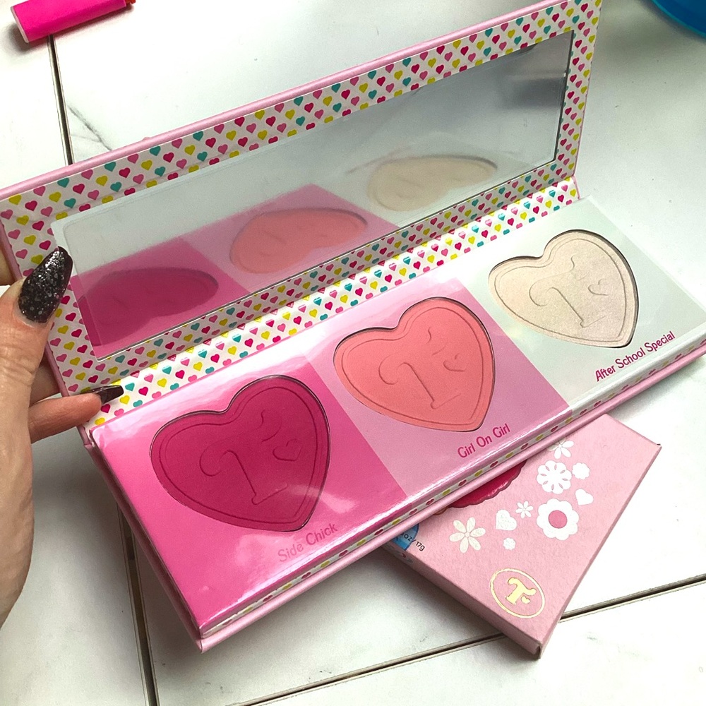Trixie Cosmetics Summer Of Love Blush Palette